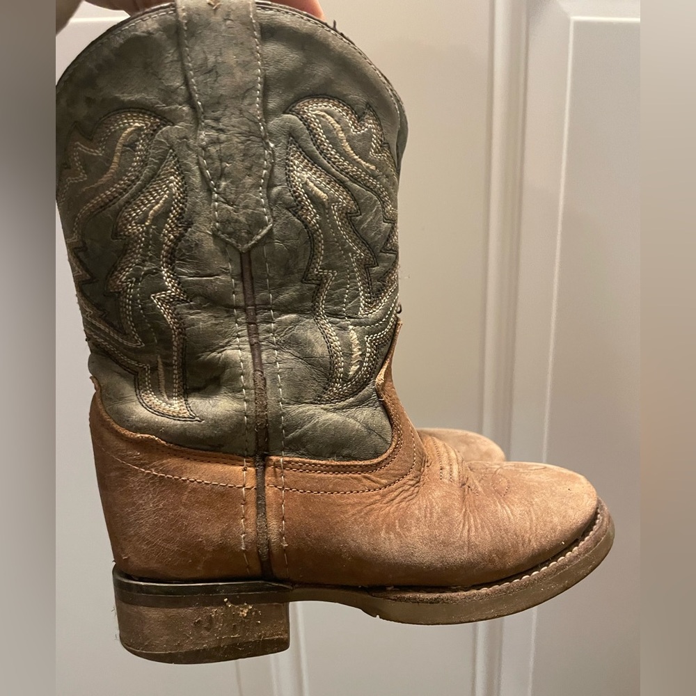 Kids Smokey Mountain Leather Cowboy boots by Old West size 9.5